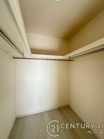 リーブルガーデン椿井 ２号棟 ／新築一戸建の収納|■現地撮影写真■冬物のコートや季節のものなどたくさんしまえる広さ！