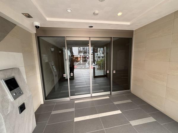 岡崎市明大寺町・リコット東岡崎のエントランス|エントランスです。