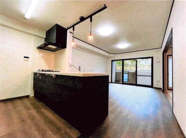 岡崎市明大寺町・ライオンズガーデン東岡崎壱番館の居間・リビング