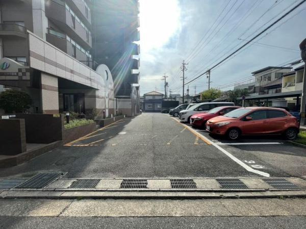 サンアメニティ石神弐番館の駐車場|敷地内駐車場です。