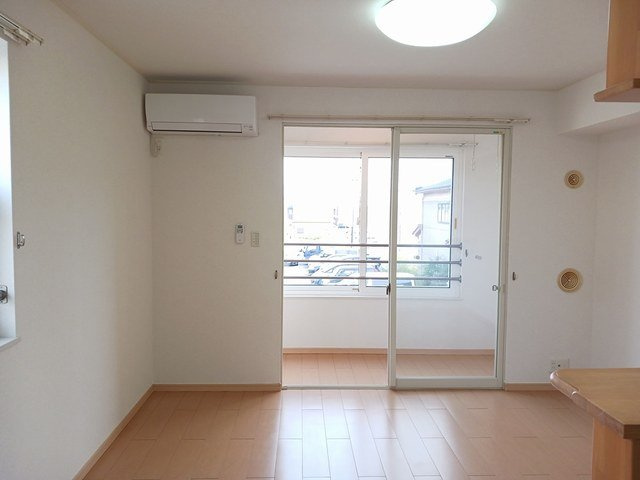 フェリ－チェ　Ⅰの居間・リビング|ゆったり過ごせるリビングです