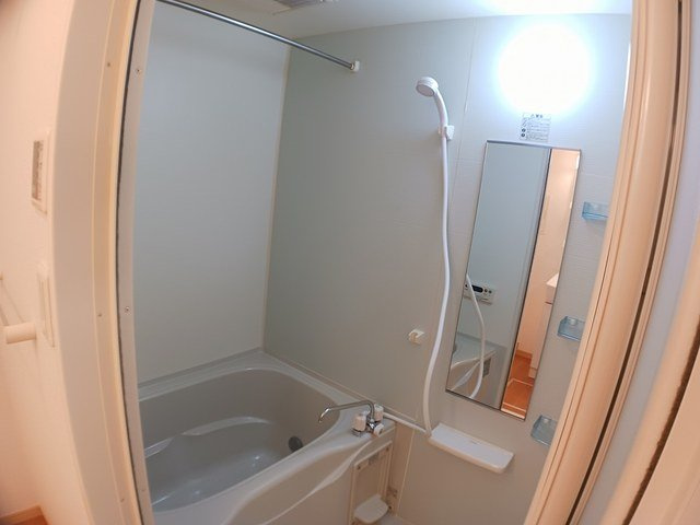 フェリ－チェ　Ⅰの浴室|コンパクトで使いやすいお風呂です