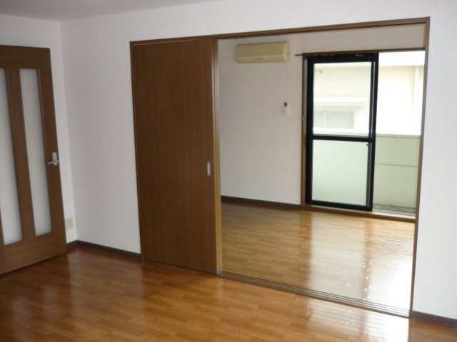 クレストールの居間・リビング|リビング