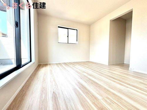 ーLIGARE－宇都宮市東峰町2期　1号棟の洋室|2階全洋室にクローゼット完備！お子様の成長に伴って増えていく荷物にも対応できます♪