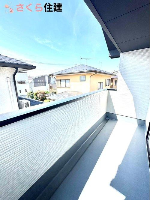 ーLIGARE－宇都宮市東峰町2期　1号棟のバルコニー|家族全員分の布団もゆったり並べられる広々バルコニー！！