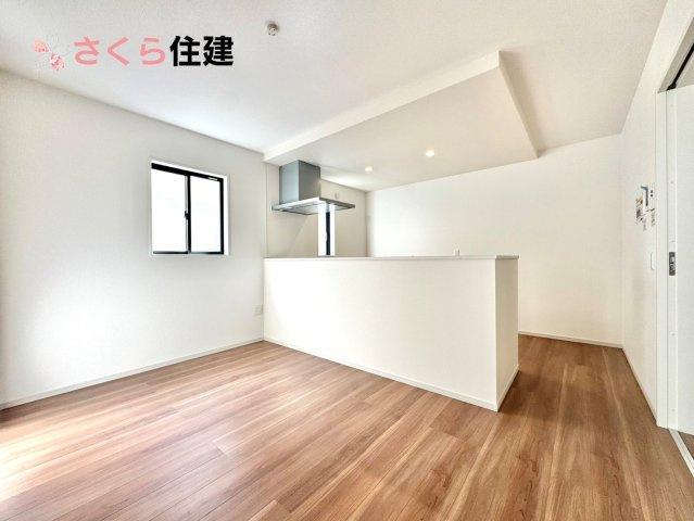 ーLIGARE－宇都宮市東峰町2期　2号棟のキッチン|家族の会話が弾み、お料理の間も子どもに目配りが出来る対面式カウンターキッチン♪
