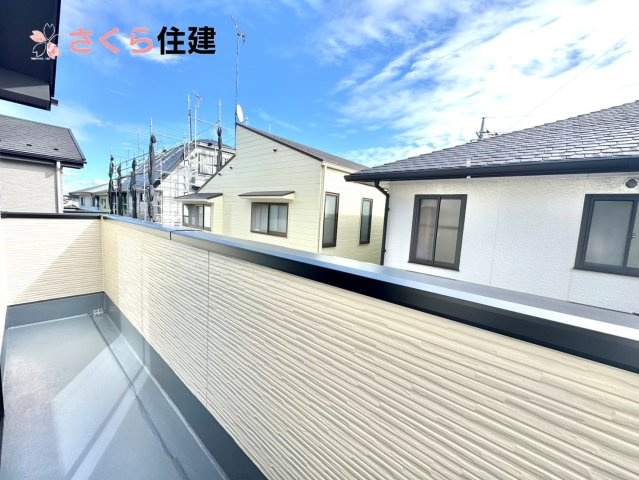 ーLIGARE－宇都宮市東峰町2期　2号棟のバルコニー|バルコニー♪家族全員分の布団もゆったり並べられるます♪
