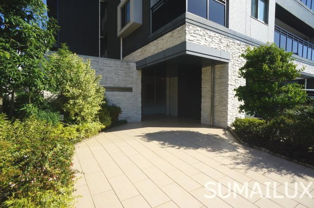 レクシア熊本中央エルビエンテのエントランス