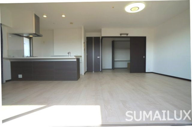 レクシア熊本中央エルビエンテの居間・リビング