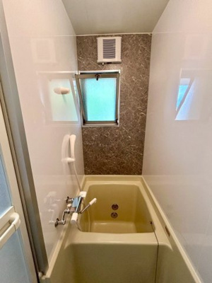 【浴室】 | レジデンス中村A | 落ち着いた空間のお風呂です