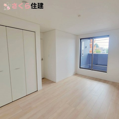 壬生町幸町第5の洋室|バルコニーに面した2階８帖の洋室。