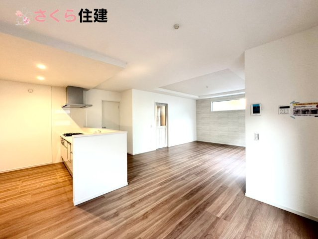 ーLIGARE－宇都宮市東峰町2期　4号棟のキッチン|対面式システムキッチン。リビングを見渡せるキッチンで家族の様子をうかがいながら料理がはかどりそう！