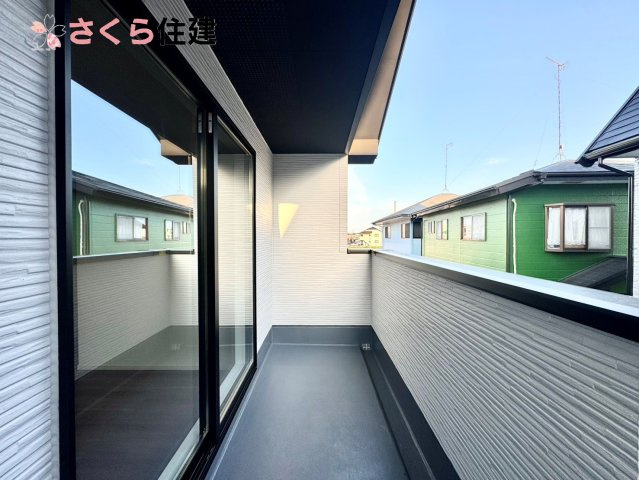 ーLIGARE－宇都宮市東峰町2期　4号棟のバルコニー|バルコニー♪家族全員分の布団もゆったり並べられるます♪
