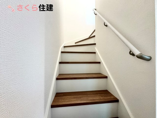 ーLIGARE－宇都宮市東峰町2期　4号棟のその他共用部分|あると便利！手すり！！階段を昇り降りの際転落防止にもなります。