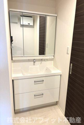 【洗面所】 | イスタナ若松 | 洗髪洗面化粧台