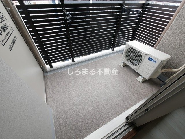 フォーリアライズ弁天町ノビアのバルコニー