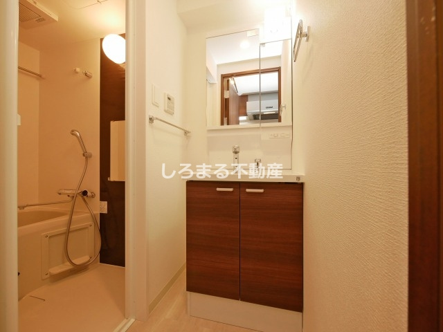 フォーリアライズ弁天町ノビアの洗面所