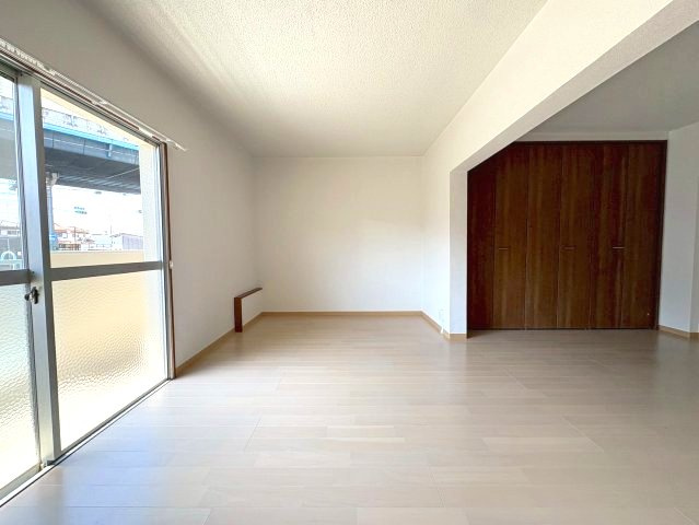 サンライズ藤井寺の洋室