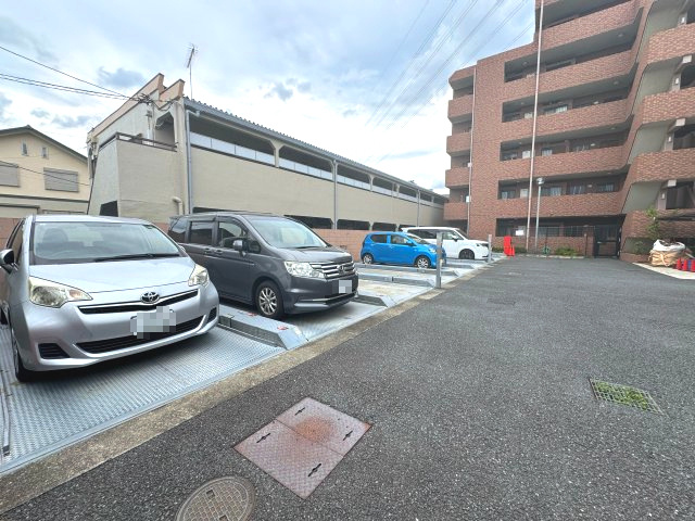ダイアパレス花小金井の駐車場|【敷地内駐車場】