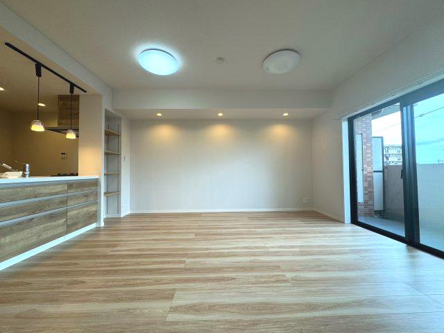 ダイアパレス花小金井の居間・リビング|【LDK（約13.3帖）】