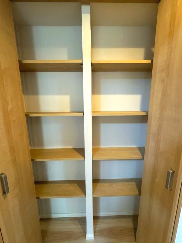 ダイアパレス花小金井の収納|【収納（ホール部分）】