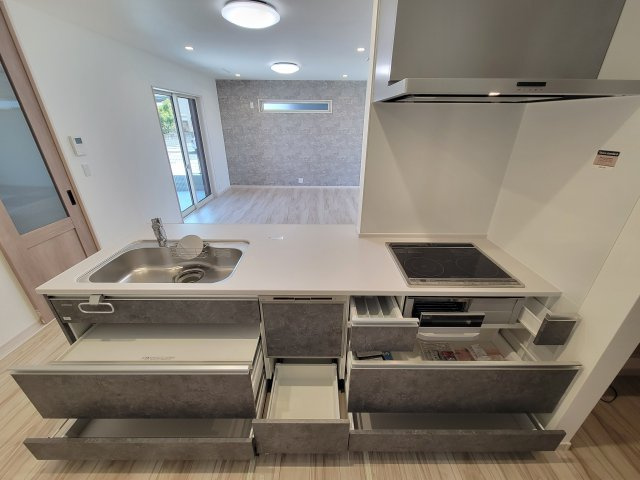 田辺市秋津町Ⅳ・新築戸建のその他|「長期優良住宅」とは、長期にわたり良好な状態で居住できる措置が講じられた優良な住宅です。国が定めた認定基準をクリアした住宅を認定する制度であり、税制面で優遇が受けられるメリットがあります。