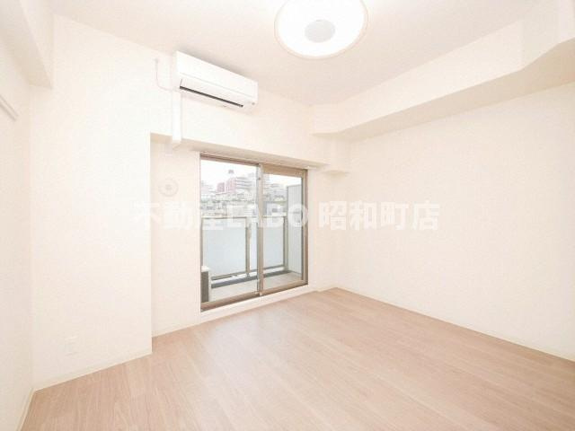 ララプレイス四天王寺前夕陽ヶ丘プルミエの洋室