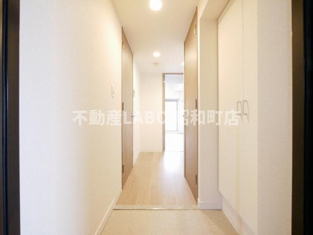 ララプレイス四天王寺前夕陽ヶ丘プルミエの玄関