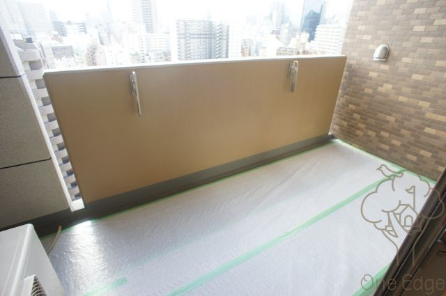 グレンパーク梅田北のバルコニー