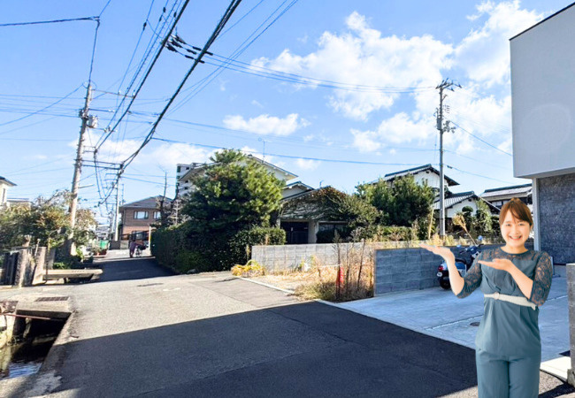 余戸中4丁目新築住宅の前面道路含む現地写真