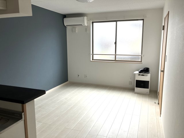 Astoria Aの居間・リビング