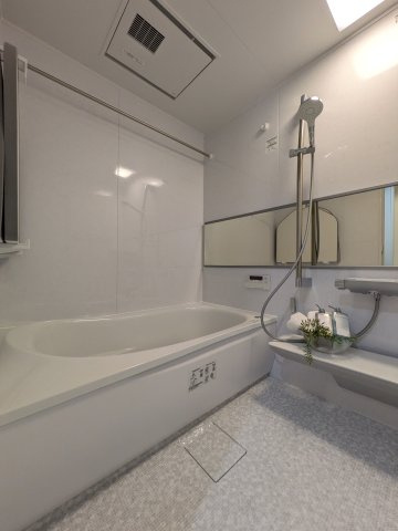 【浴室】 | 半身浴もゆっくり楽しめる広々浴室