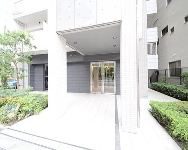 アーバネックス梅田西のエントランス