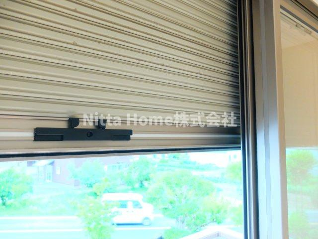 シャトー南多田の庭|シャッターがついています(^^)/