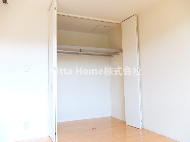 シャトー南多田の収納|洋室についている収納です〇