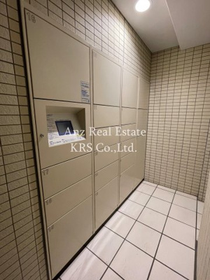 【その他共用部分】 | ラヴ心斎橋WEST | 大切な荷物の受け取りに便利な宅配ボックス設置！