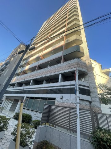 ガーラ・ステーション新宿御苑前の外観
