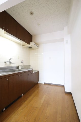 ラミュール北春日丘のキッチン