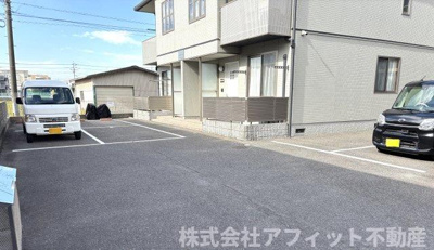 【駐車場】 | パレド リヴァージュ