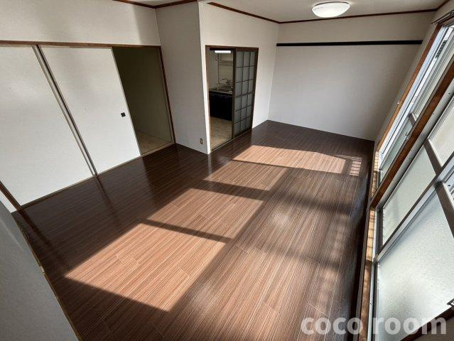 プレジールオオクラBの居間・リビング