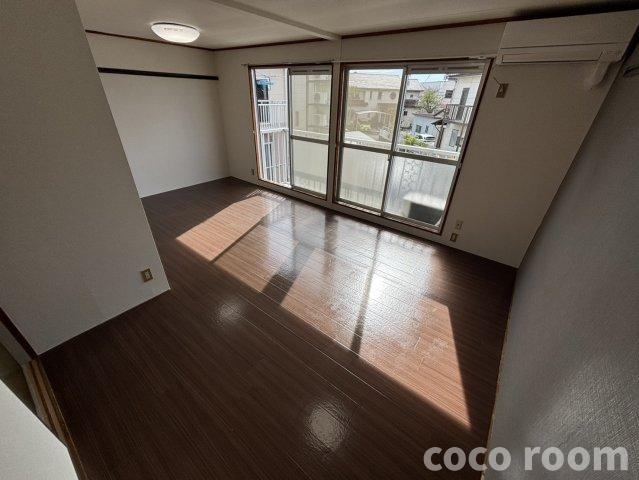 プレジールオオクラBの居間・リビング