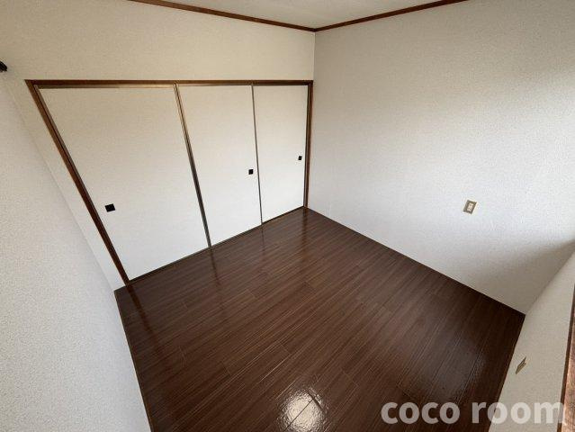 プレジールオオクラBの洋室