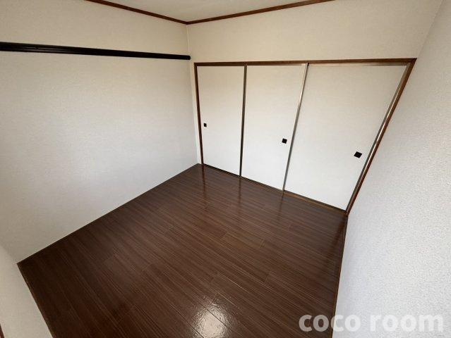 プレジールオオクラBの洋室