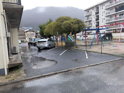コーポ井原の駐車場
