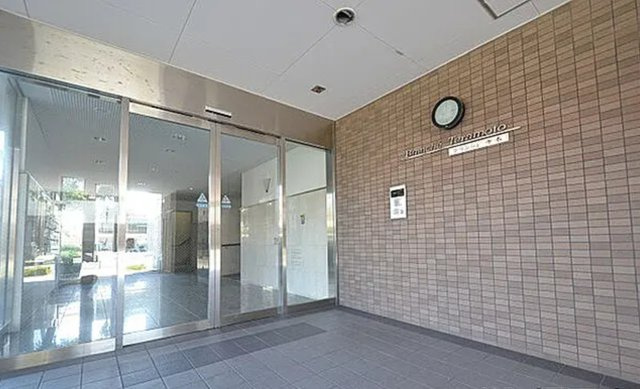 【兵庫】尼崎市　一棟売マンションのエントランス