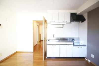 【キッチン】 | あんずマンション | 吊戸棚付き