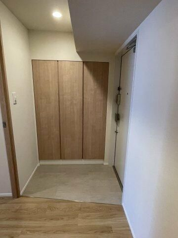 プラウドフラット日暮里の玄関