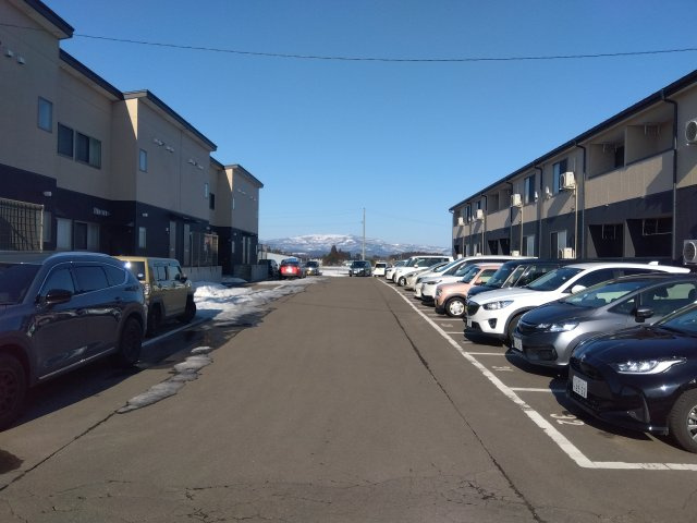 ハッピーロードAの駐車場