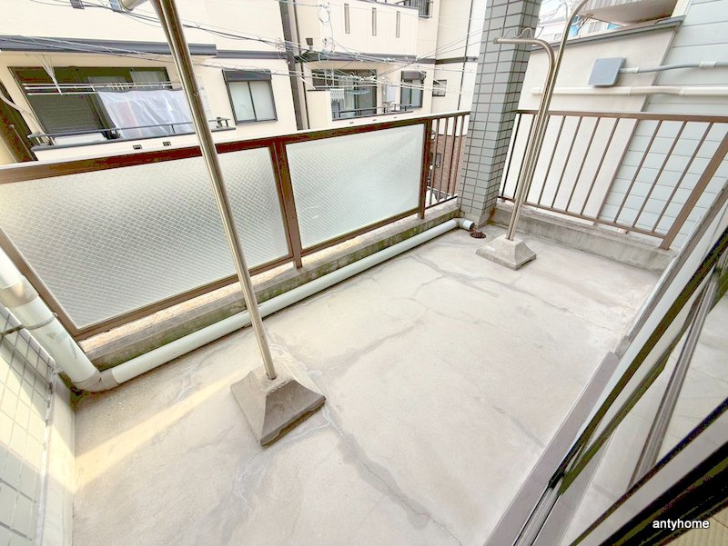シャンボール今里Ⅱ番館　仲介手数料無料のバルコニー