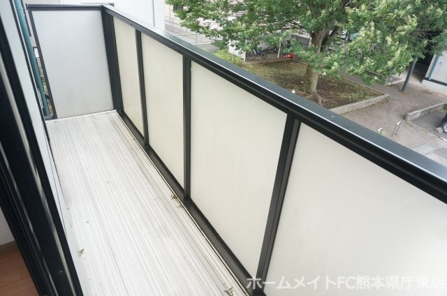 サンビレッジレグルスガーデンC棟のバルコニー